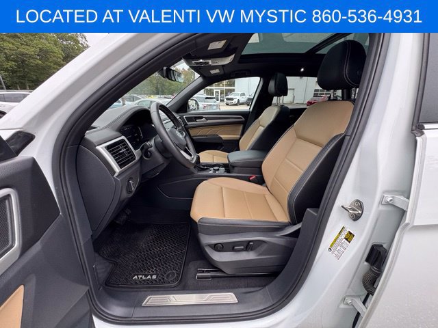 Certified 2023 Volkswagen Atlas Cross Sport SE w/ Panoramic Sunroof Package AWD/4WD image 32