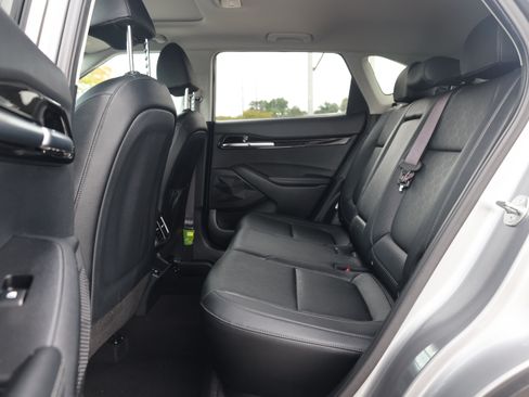 Used 2024 Kia Seltos EX AWD/4WD image 11