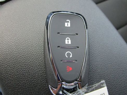 New 2026 Chevrolet Trax RS w/ Sunroof Package FWD image 34