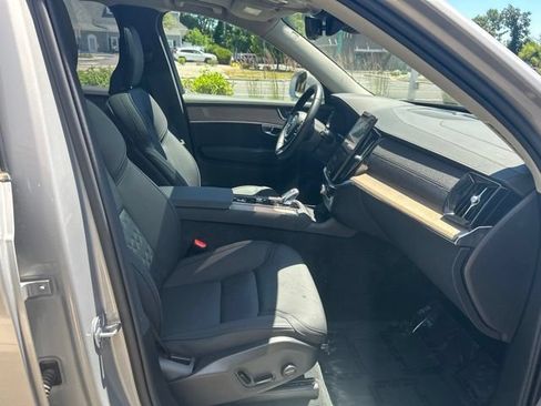 Certified 2025 Volvo XC90 B6 Plus AWD/4WD image 15