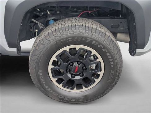 Used 2025 Toyota Tacoma TRD Off-Road w/ TRD Off Road Upgrade Package AWD/4WD image 22