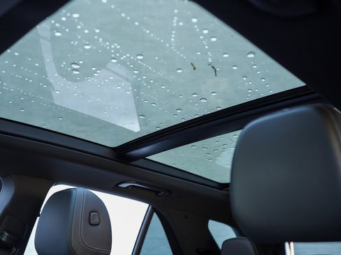 Used 2024 Mercedes-Benz GLE 450e 4MATIC image 34