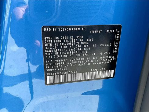 Used 2025 Volkswagen ID. Buzz 1st Edition AWD/4WD image 20