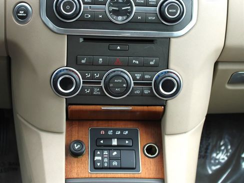 Used 2015 Land Rover LR4 HSE LUX image 14