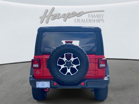 Used 2022 Jeep Wrangler Unlimited Rubicon w/ Cold Weather Group AWD/4WD image 4