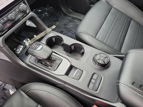 Used 2024 Ford Ranger Lariat w/ FX4 Off-Road Package image 8