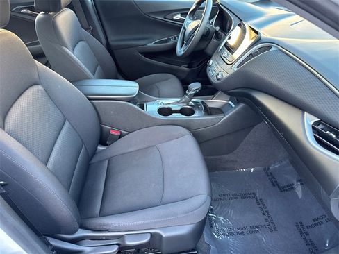 Used 2023 Chevrolet Malibu LT image 16
