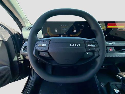 New 2026 Kia K4 LXS FWD image 11