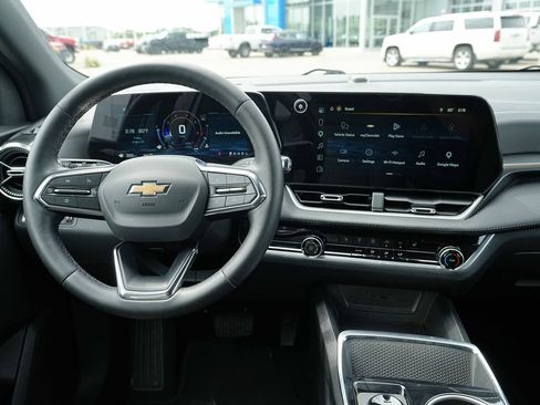 Used 2026 Chevrolet Equinox LT AWD/4WD image 29