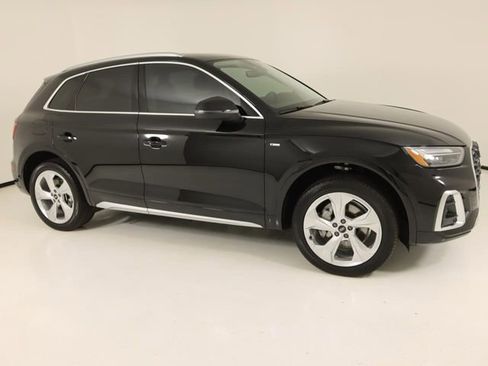 Certified 2025 Audi Q5 2.0T Premium Plus w/ Premium Plus Package image 6