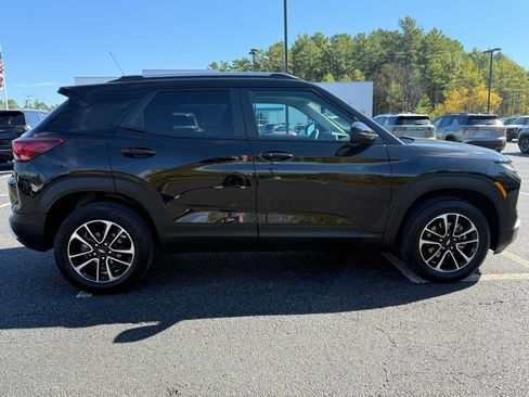 Used 2024 Chevrolet TrailBlazer LT image 4