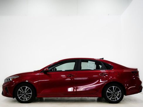 Used 2023 Kia Forte LXS image 5