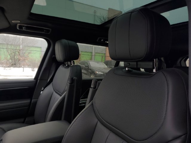 Certified 2026 Land Rover Range Rover Long Wheelbase SE AWD/4WD image 20
