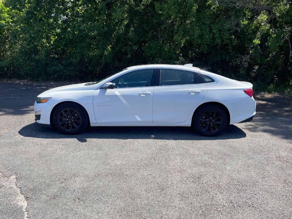 Used 2024 Chevrolet Malibu LT FWD image 2