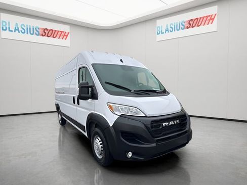Used 2024 RAM ProMaster 2500 w/ Convenience Group FWD image 1
