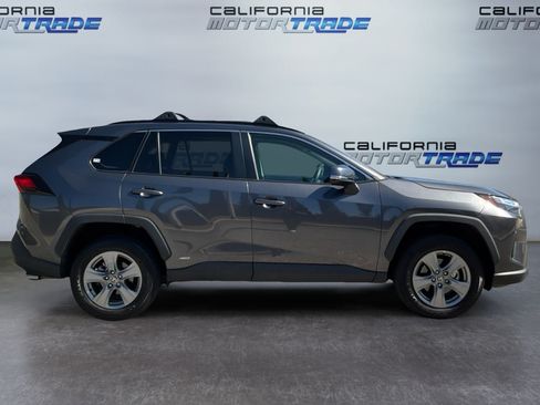 Used 2024 Toyota RAV4 XLE w/ Convenience Package AWD/4WD image 4