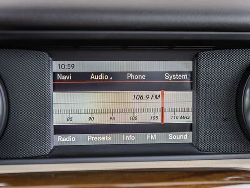 Used 2015 Mercedes-Benz SLK 250 image 25