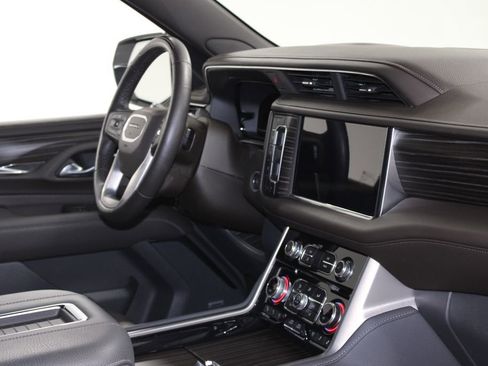 Used 2024 GMC Yukon XL Denali w/ Denali Reserve Package AWD/4WD image 33