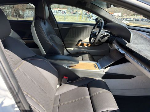 Used 2022 Lucid Air Grand Touring image 34