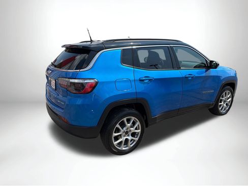 Used 2025 Jeep Compass Limited AWD/4WD image 6