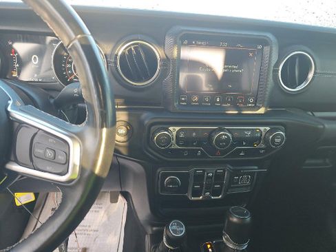 Used 2023 Jeep Gladiator Overland w/ Popular Equipment Package AWD/4WD image 12