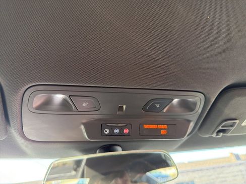 Used 2020 Chevrolet Camaro LT image 17