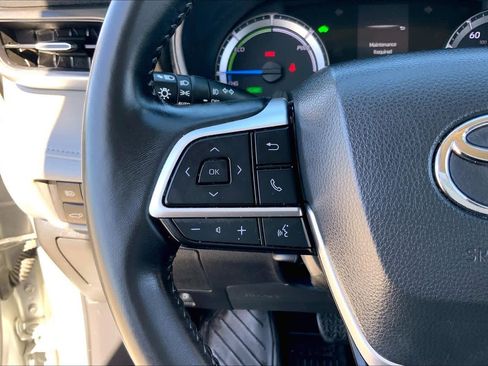 Used 2022 Toyota Highlander LE image 23