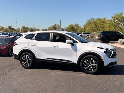 Used 2025 Kia Sportage EX FWD image 8