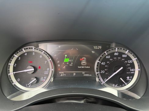 Used 2022 Toyota Highlander XLE image 11