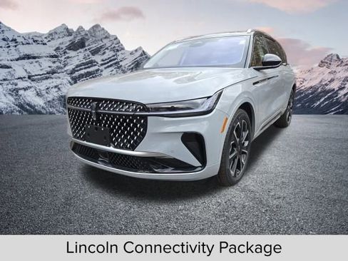 New 2026 Lincoln Nautilus Reserve image 3