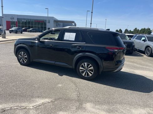 Used 2022 Nissan Pathfinder SL FWD image 4