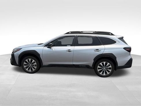 Certified 2025 Subaru Outback Limited XT AWD/4WD image 4