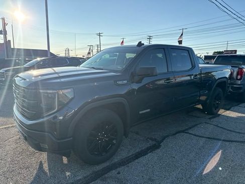 Used 2023 GMC Sierra 1500 Elevation w/ X31 Off-Road Package AWD/4WD image 3