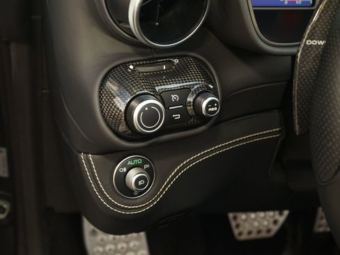 Used 2019 Ferrari Portofino image 26