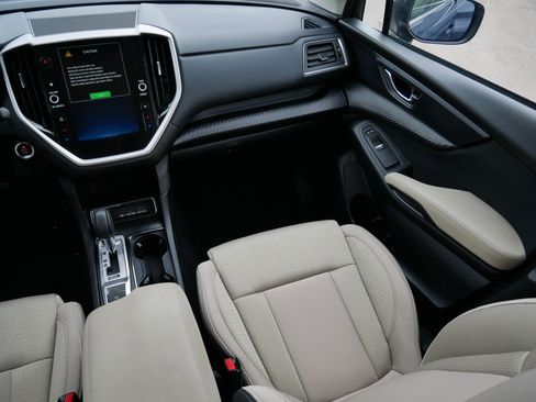 Used 2023 Subaru Ascent Premium w/ Convenience Package image 11