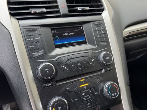 Used 2014 Ford Fusion SE w/ Equipment Group 202A image 21