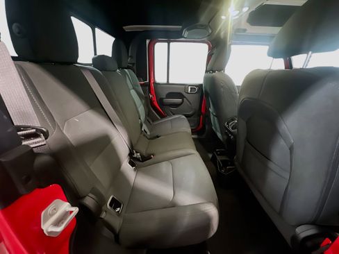 Used 2023 Jeep Gladiator Willys image 19
