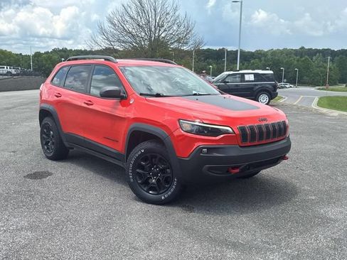 Used 2021 Jeep Cherokee Trailhawk AWD/4WD image 2
