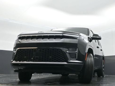 New 2026 Jeep Grand Wagoneer L Limited w/ Premium Group II image 30