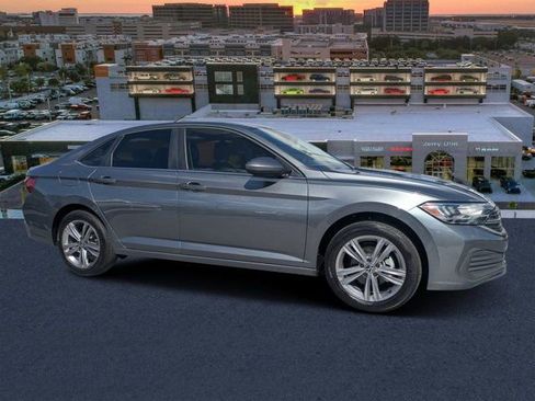 Used 2022 Volkswagen Jetta SE image 1