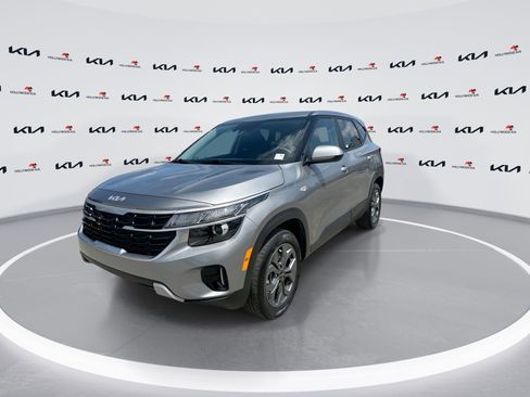 Certified 2024 Kia Seltos LX AWD/4WD image 4