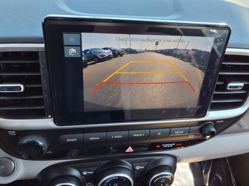 Used 2025 Hyundai Venue SEL FWD image 5