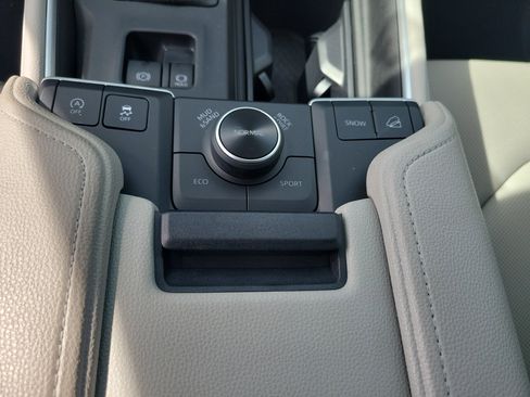 Used 2026 Toyota Grand Highlander LE image 30