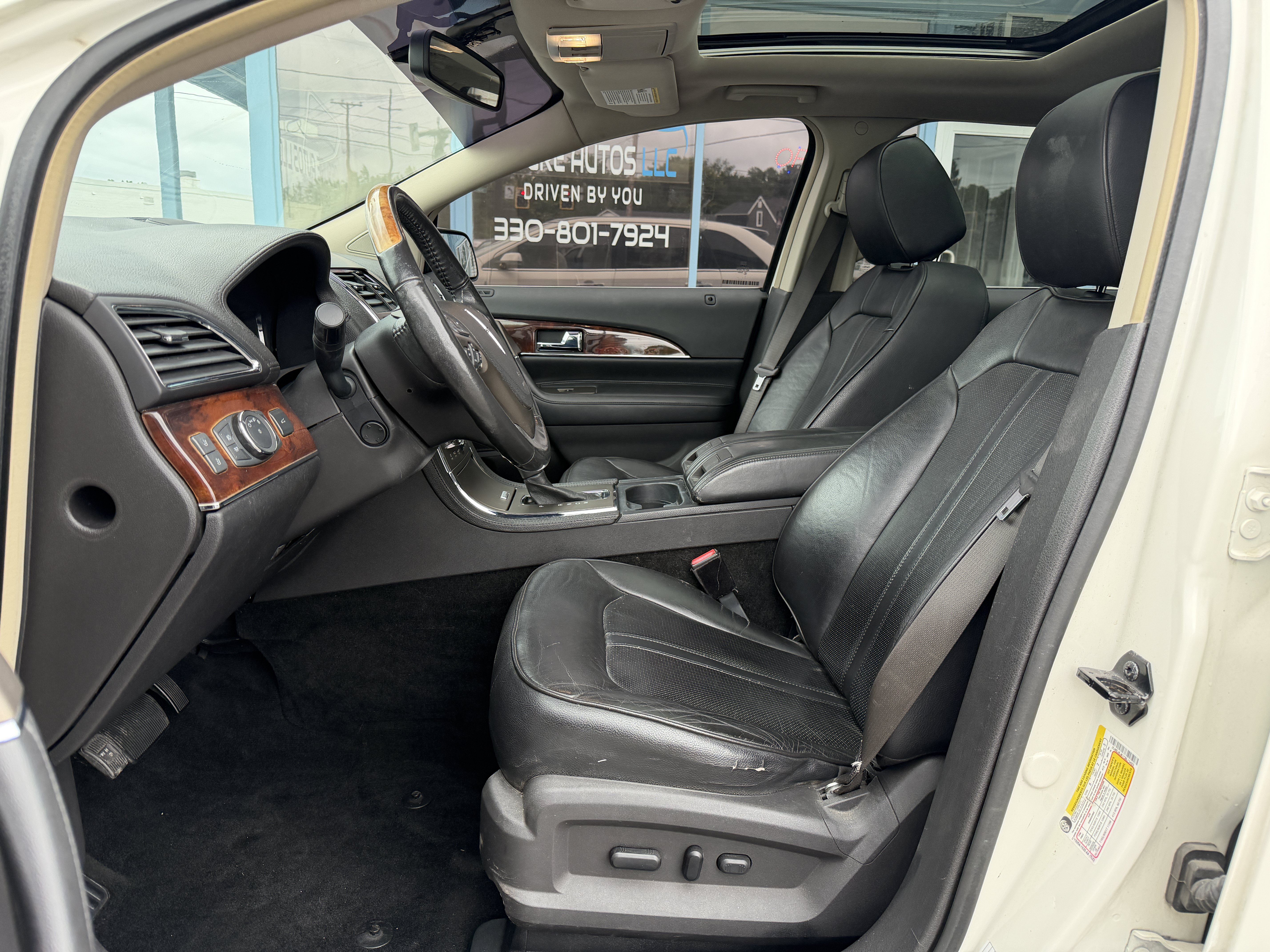 Used 2012 Lincoln MKX AWD image 11