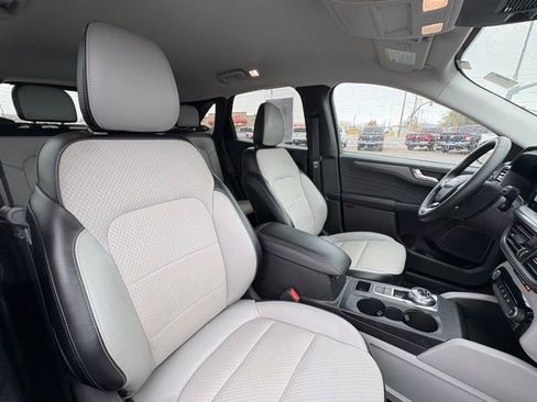 Used 2024 Ford Escape SE image 27