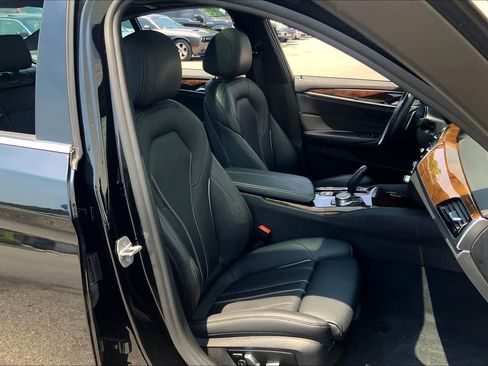 Used 2018 BMW 530i xDrive AWD/4WD image 8