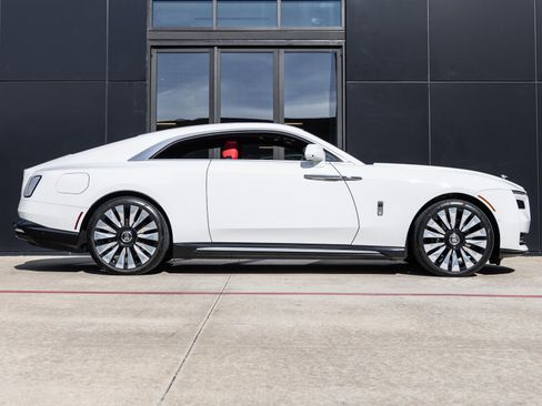 Used 2024 Rolls-Royce Spectre w/ Spectre Launch Package image 12