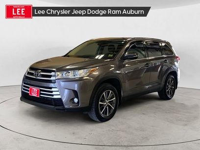 Used 2019 Toyota Highlander SE