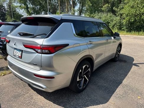 Used 2022 Mitsubishi Outlander SEL AWD/4WD image 2