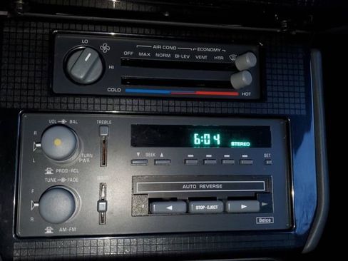 Used 1991 Pontiac Firebird Base image 25